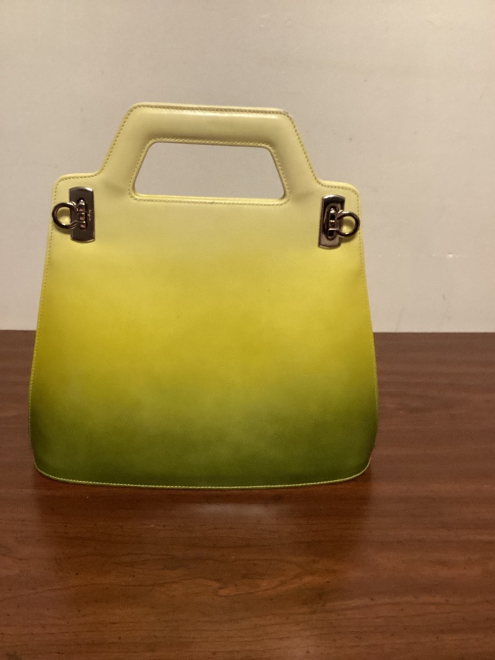 Salvatore Ferragamo Ombré hard shell  turn lock closure Vintage 80’s,classy